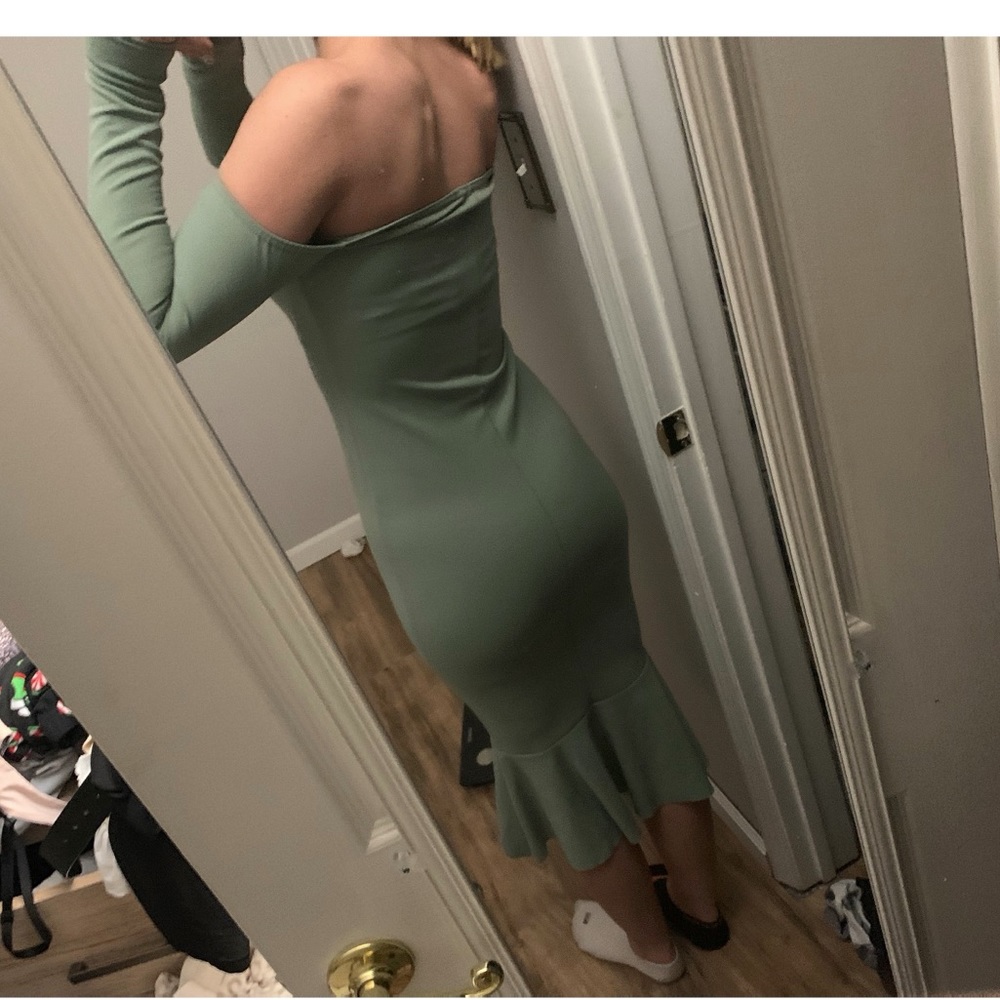 MISSGUIDED OFF SHOULDER DRESS - Picture 3 of 4